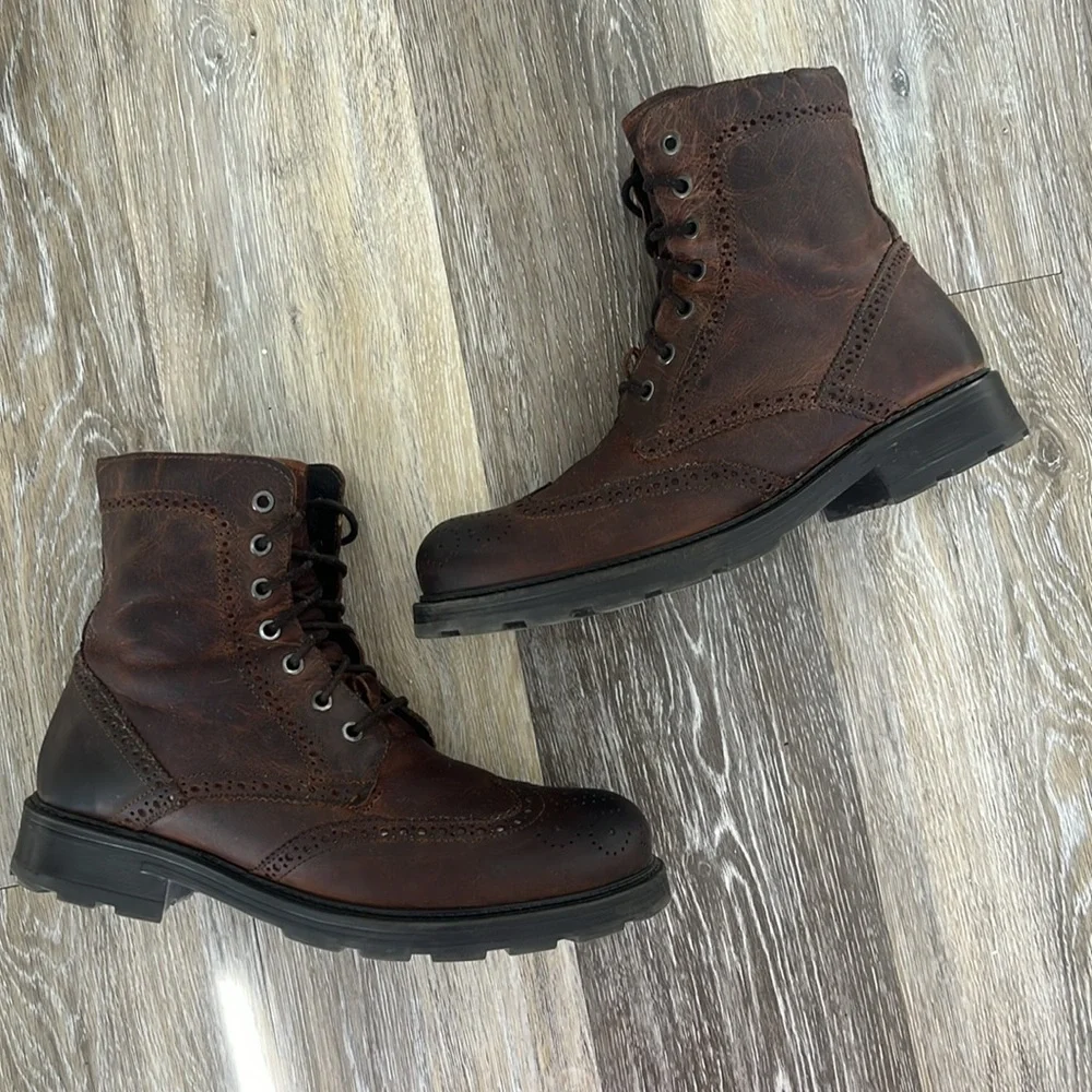 GBX wingtip leather lace up boots size 9.5